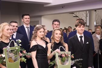 Uczniowie II LO w Wieluniu studniówkę mają już za sobą!